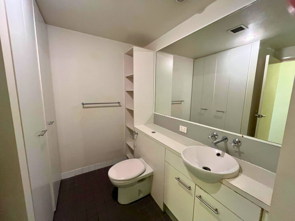 b3790050-b8c4-4b78-81e7-eb43d4950bc4