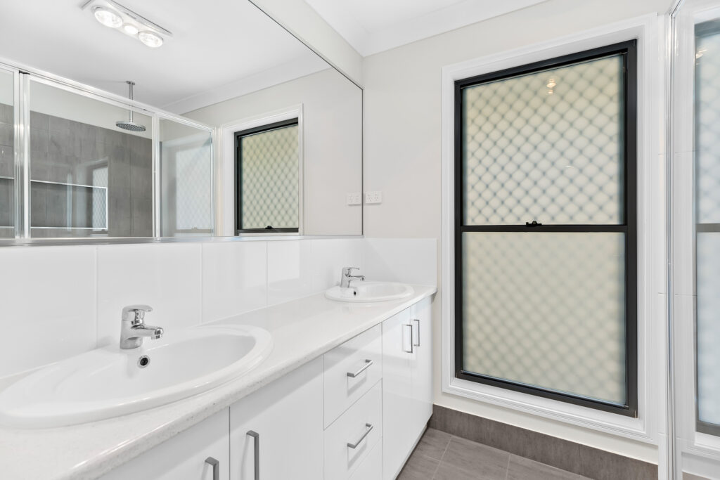 af4200d2-49ee-4135-b5ac-69289782b3c4