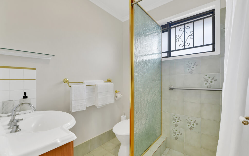 b39f0512-0fdd-40ba-b619-12c68c4adf3d