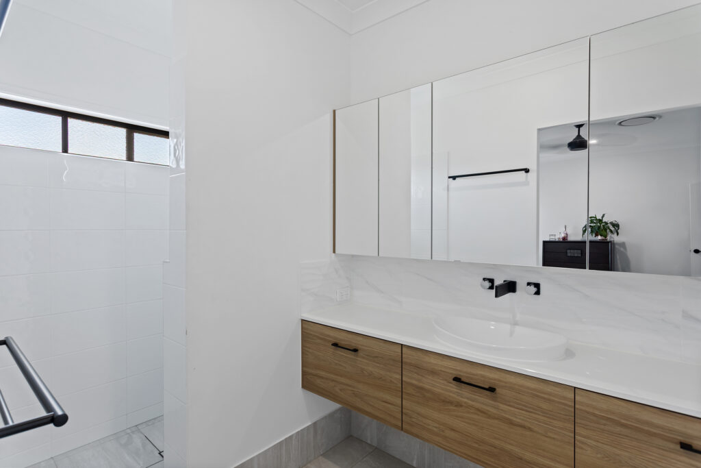 b39004ed-7775-4e9c-b398-fa79f1c8c20b