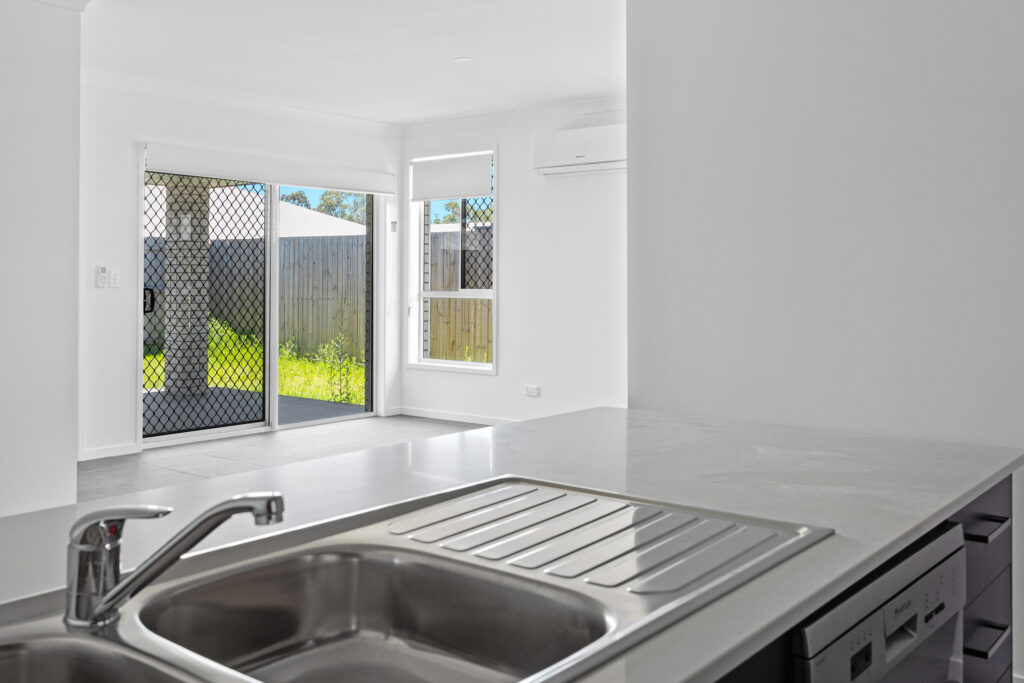 b3a700db-0395-44ee-b50a-13c503cf7552