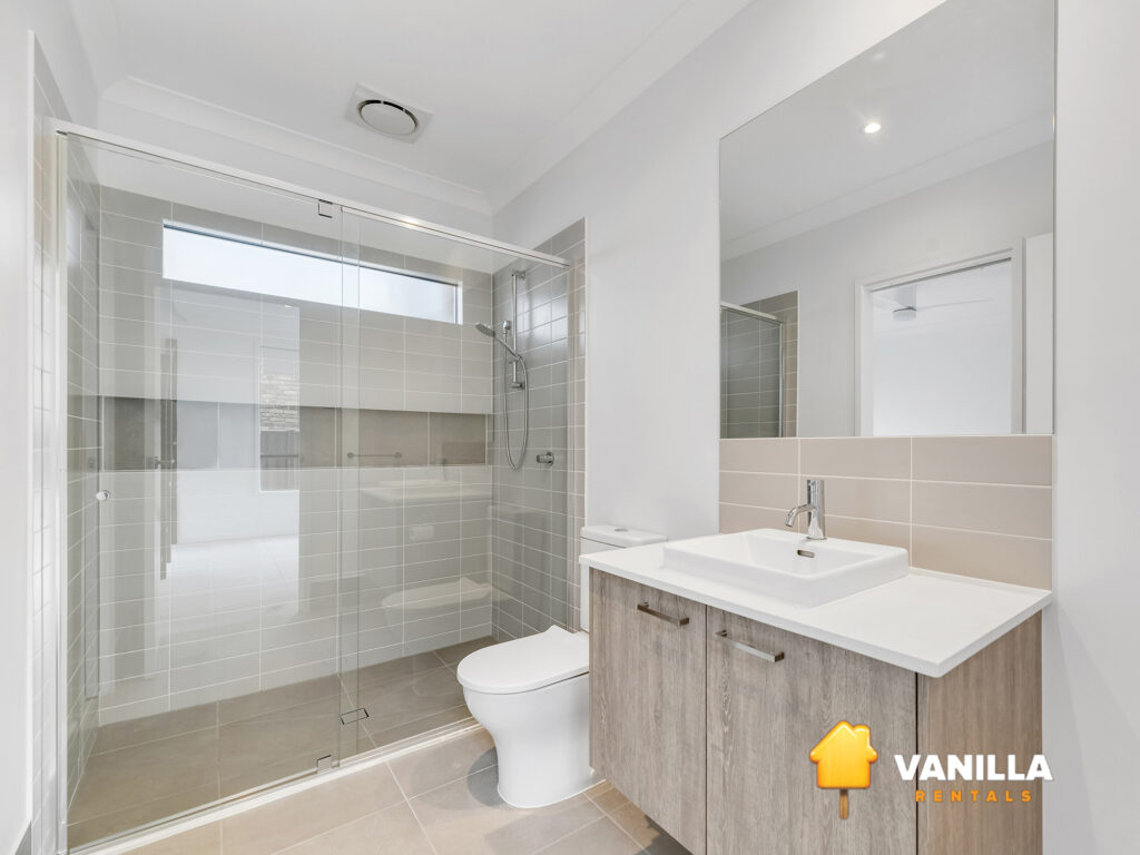 b1fb0513-8e15-4a7f-8a15-815093839400