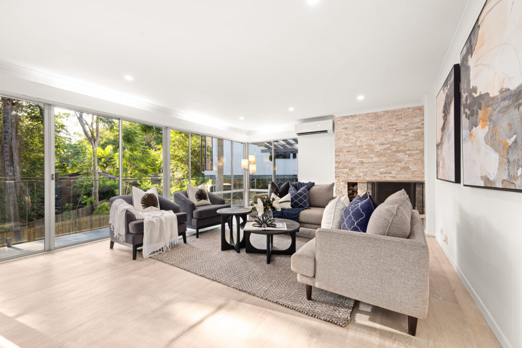 b3e000b2-1245-416e-8ce2-c3b178879bd7