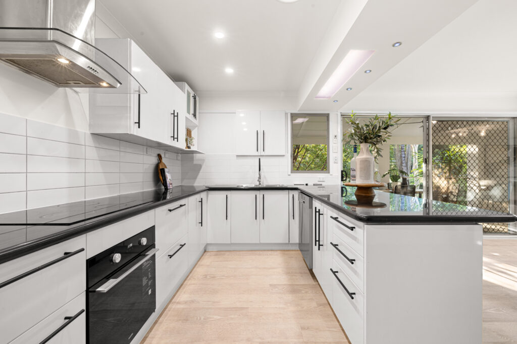 b3e000b2-335e-4c19-98f1-94ccbb15ae59