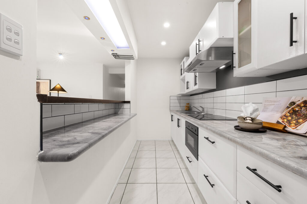 b3e000b2-3e97-40bd-9caf-d8e411564eeb