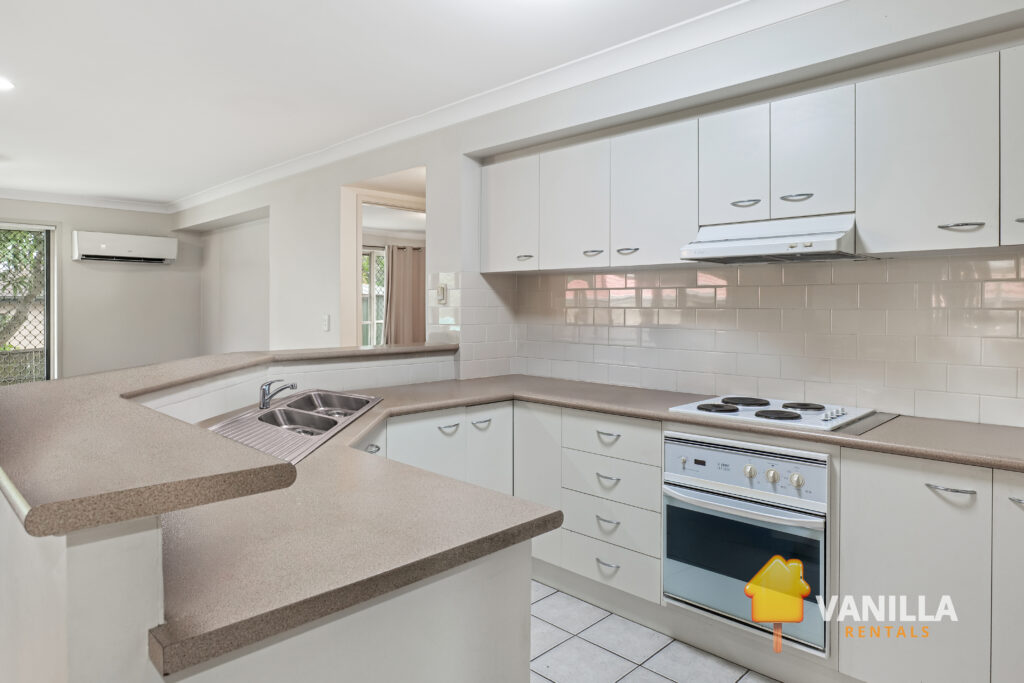 b3e104cb-581e-471e-a2b4-a1f70f0b3825