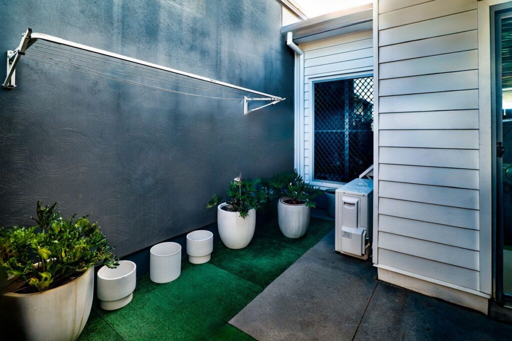 b2d104ab-219e-4489-9f15-5fdd6e3e8135