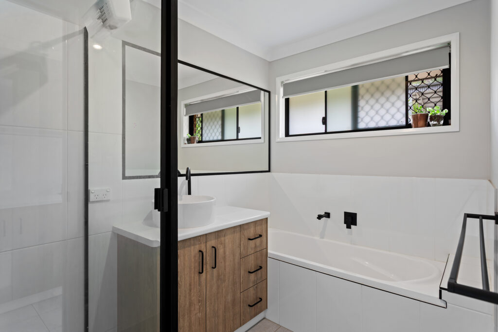 b3e20148-634d-401c-97ad-f3866a97f81a