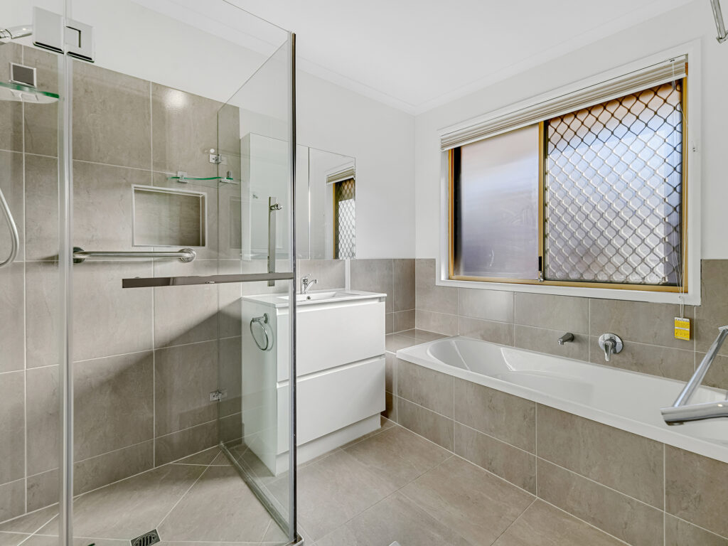 b196012f-de9e-46ef-b661-e81824591365