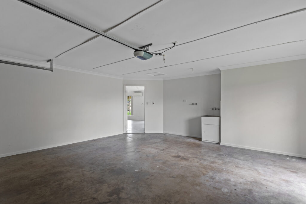 b4180158-f904-4de2-a41a-b7f8329e064e