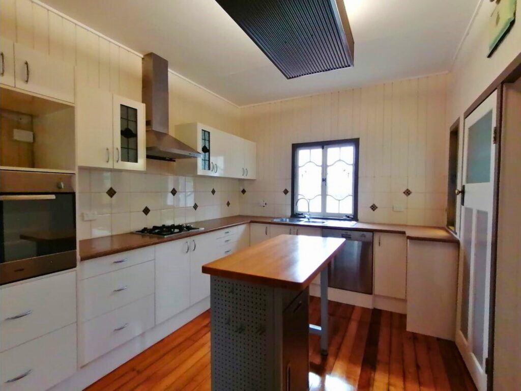 b227007f-e0ee-4c77-853b-acdbfe80939e